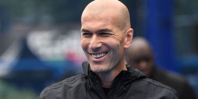 ZIDANE EST DE RETOUR EN TANT QU\'ENTRAÎNEUR DU REAL MADRID À NOUVEAU !