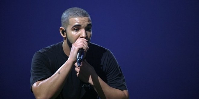Drake fait monter Hamza et Kalash sur scène à son concert à l\'AccorHotels Arena !