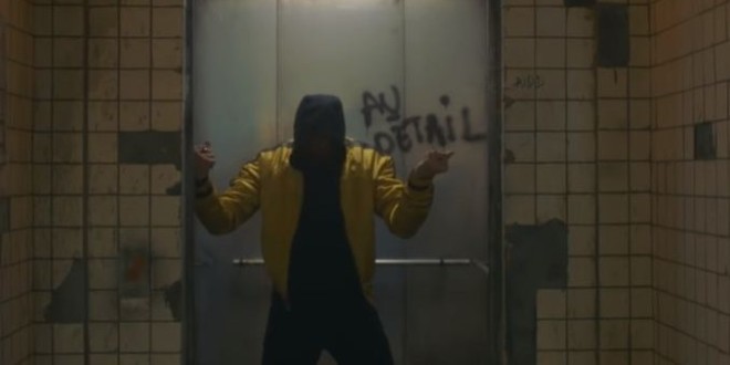 Le #AuDDChallenge : Des personnes reproduisent la scène du mec dans l\'ascenseur du clip \'\'Au DD\'\' !
