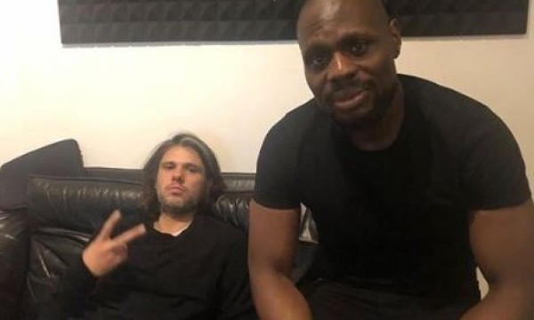 Orelsan et Kery James se réunissent au studio et préparent une collaboration de dingue ! Orelsan et Kery James se réunissent au studio et préparent une collaboration de dingue !