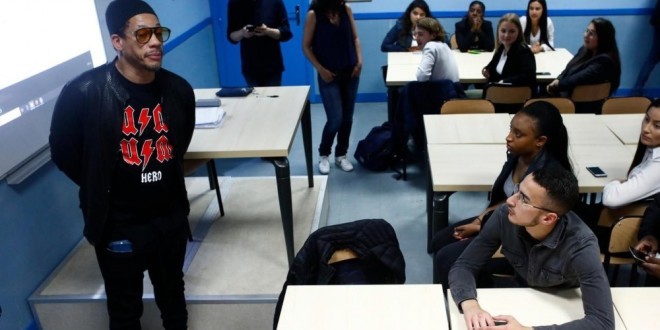 Quand JoeyStarr devient professeur de Philo pour une journée, ça donne ça !