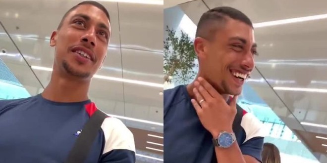 Maes se fait piéger par deux fans qui se font passer pour des anglais dans une vidéo hilarante ! 