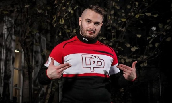 Jul envisage d'ouvrir sa propre boutique à Marseille ! Jul envisage d'ouvrir sa propre boutique à Marseille !