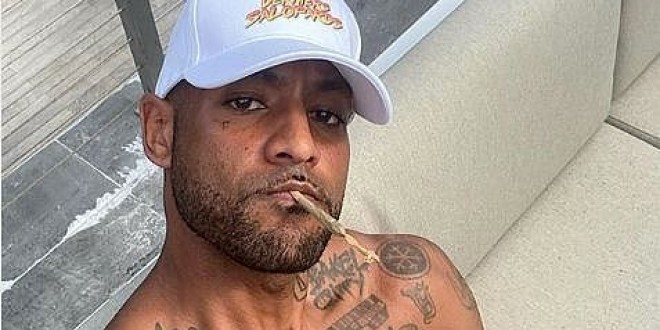 Les internautes se moquent de la façon dont Booba roule son joint, ce dernier leur répond ! 