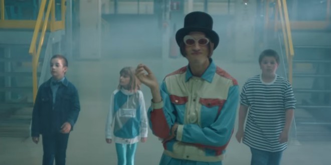 Roméo Elvis - Chocolat (Clip Officiel) 