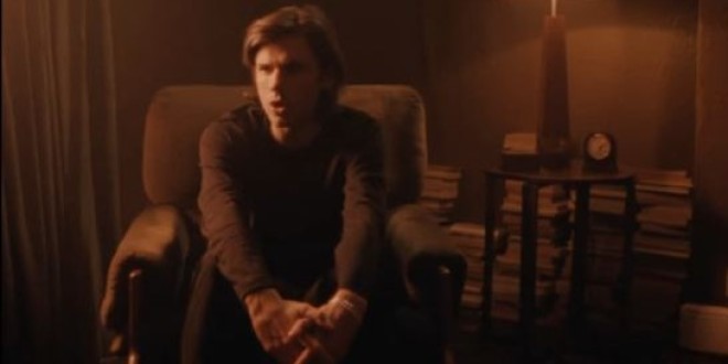 OrelSan fête l\'anniversaire d\'Epilogue en balançant le clip de « Fantômes » !