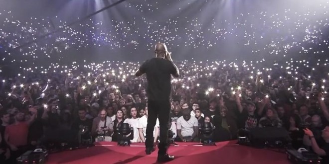 Kery James chante “Banlieusards“ en chœur avec 20 000 personnes à l’AccorHotels Arena ! (Vidéo)