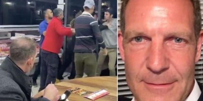 Un homme continue de manger son kebab calmement en pleine bagarre générale ! (Vidéo virale) 