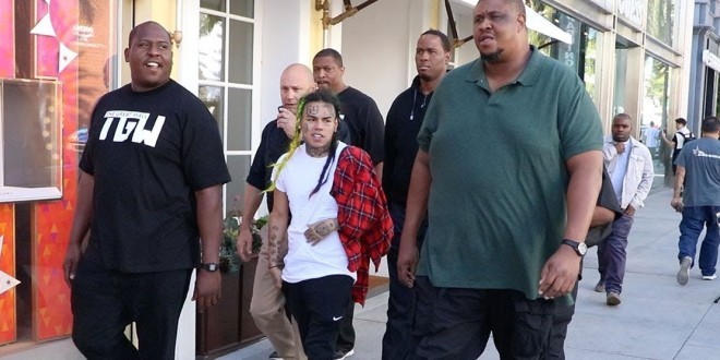 6ix9ine : ses gardes du corps le lâchent ! 