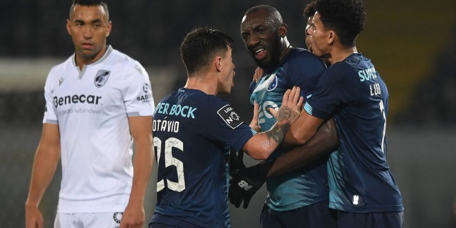 Le joueur du Fc Porto Moussa Marega victime de cris racistes, Booba et Médine ont réagi !