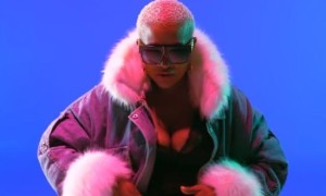 Lady Lova, le diamant noir de la musique urbaine sort son nouveau single ''Wine'' (Clip Officiel) Lady Lova, le diamant noir de la musique urbaine sort son nouveau single ''Wine'' (Clip Officiel)