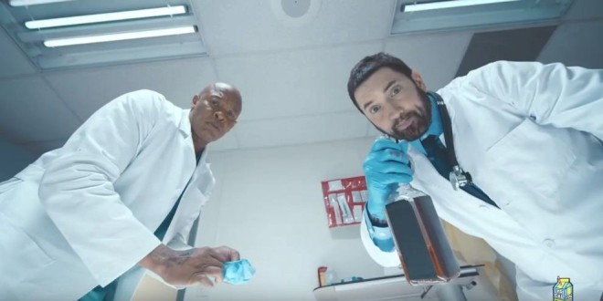 Eminem rend hommage à Juice WRLD dans le magnifique clip \'\'Godzilla\'\' (Clip Officiel) 
