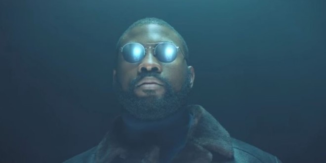 L\'album \'\'QALF\'\' est toujours en préparation, Damso se montre en studio 