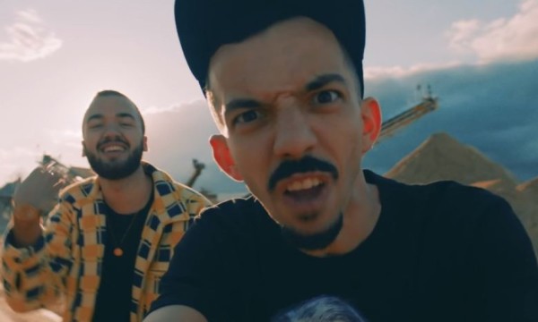 Bigflo et Oli lâchent une pluie de punchlines dans leur titre ''Insolent #4'' (Clip Officiel) Bigflo et Oli lâchent une pluie de punchlines dans leur titre ''Insolent #4'' (Clip Officiel)