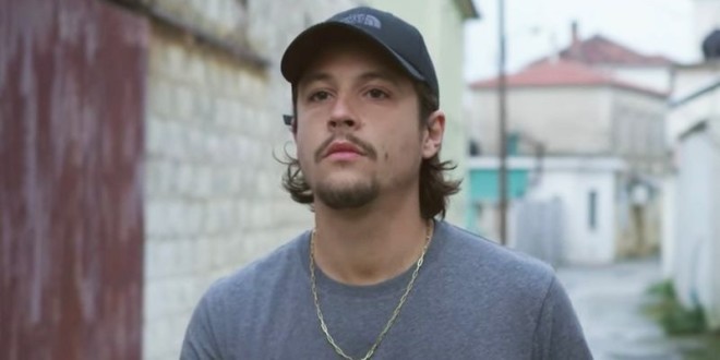 Plus d\'un an après \'\'Les étoiles vagabondes\'\' de Nekfeu est toujours dans le Top 10 Albums !