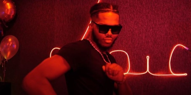 Loïc Angelos envoie un nouveau single haut en couleurs \'\'Pull Up\'\' (Clip Officiel)