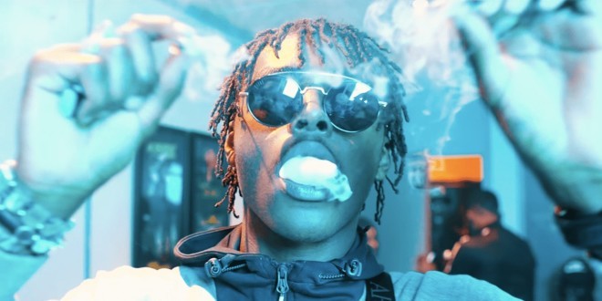 Pour la promotion de son album, Koba LaD distribue du CBD en plein Paris