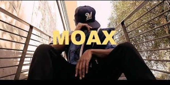 Moax en masque et \'\'En roue libre\'\' (Clip officiel)