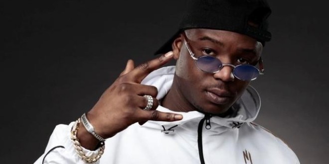 Ninho s\'autoproclame et affirme être le plus grand rappeur français de tous les temps 