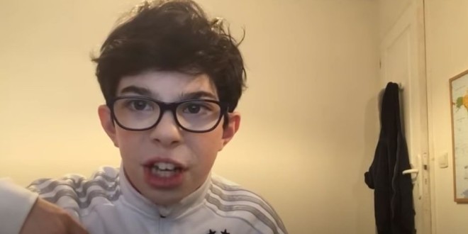 JulienBeats : Le jeune youtubeur rap français qui fait le buzz avec ses premières écoutes 