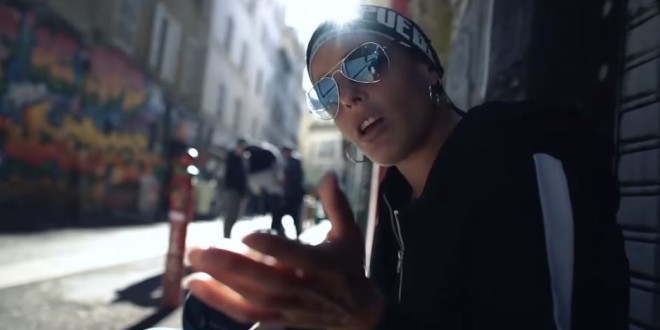 Keny Arkana démarre fort l\'année avec \'\'Viens mon frère\'\' (Clip Officiel)