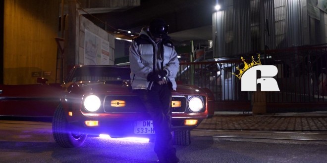 Dans son dernier clip, R va utiliser le \'\'49.3\'\' (Clip Officiel)