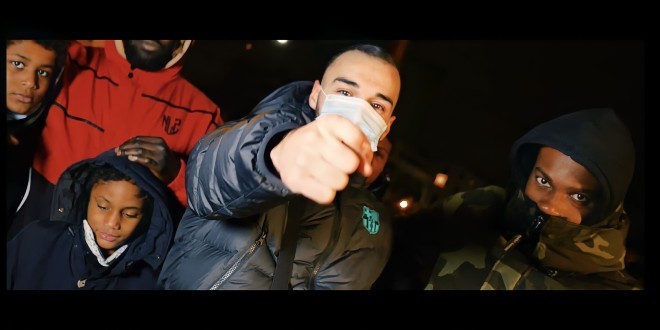 Dans son nouveau clip, Raykko veut du \'\'Buzz\'\' (Clip Officiel)