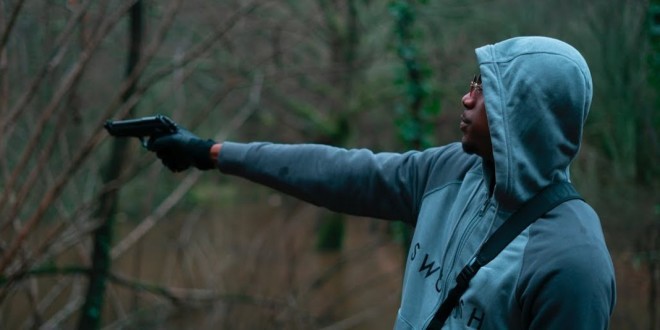 Dans son dernier clip, Floyd devient un \'\'Soldat\'\' (Clip Officiel)