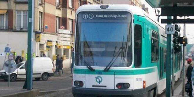 Un frotteur sévit dans le tram, jusqu’à ce qu’il tombe sur un policier 