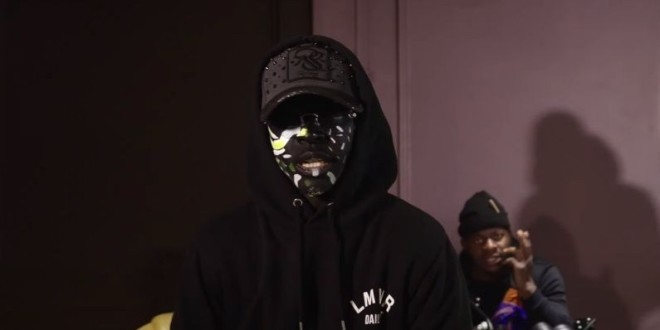 Warr revient avec son nouveau clip \'\'Hors-Série\'\' (Clip Officiel)
