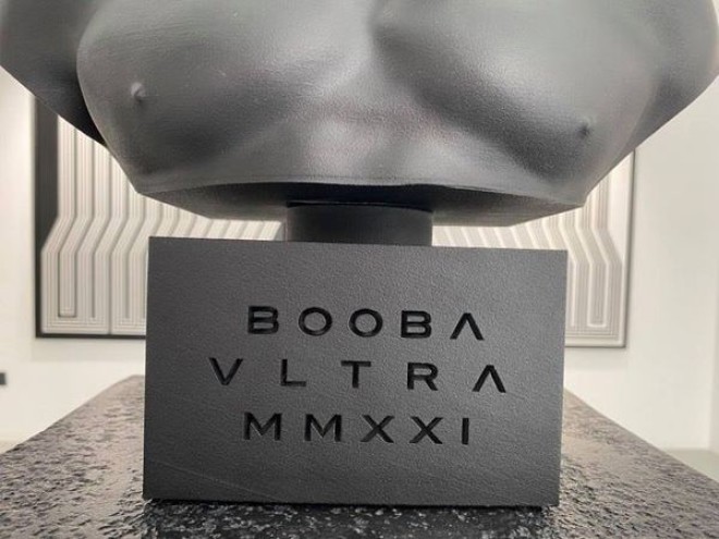 Booba voit son buste exposé dans une galerie d'art parisienne (photos)