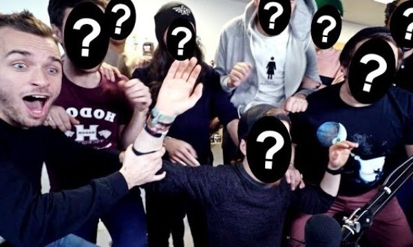 10 Youtubeurs pour terminer un jeu de dingue! - 10 Youtubeurs pour terminer un jeu de dingue! -